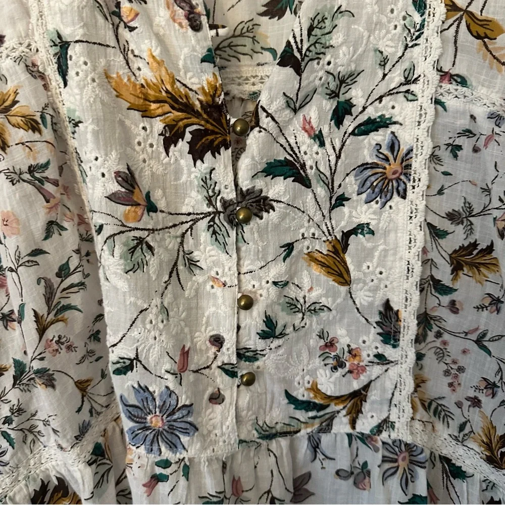 ⭐️ Anthropologie Floral Blouse in Cream and Multicolor - Picture 4 of 8